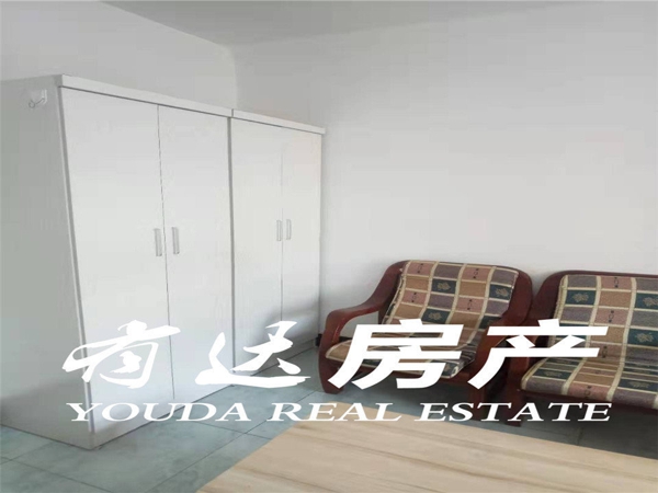 立新西楼！开滦二中唐山二中陪读！两室一厅！家电齐全!押一付三