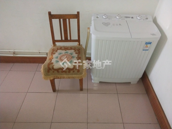 大润发12中机场路北楼精装两室着急出租看房方便