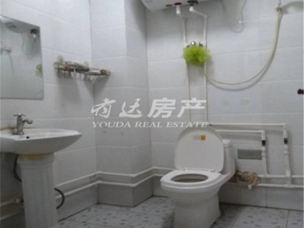 凤凰新城铂悦派精装一室家电齐全拎包入住，紧邻吾悦广场远洋城！