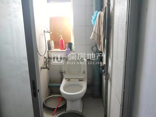6小区2层家电齐全拎包入住出行方便