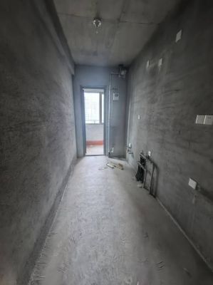 純毛坯新房3居室看房有鑰匙房主誠心出售