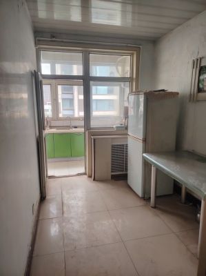 临近小学 精装修拎包入住