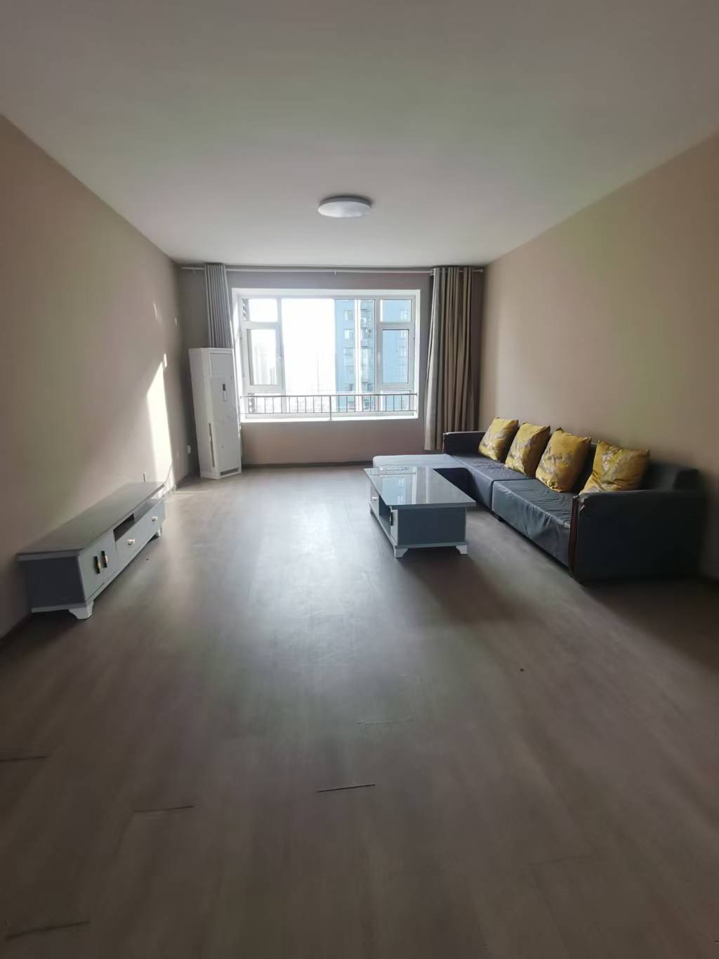 钥匙在楼下中介 有钥匙