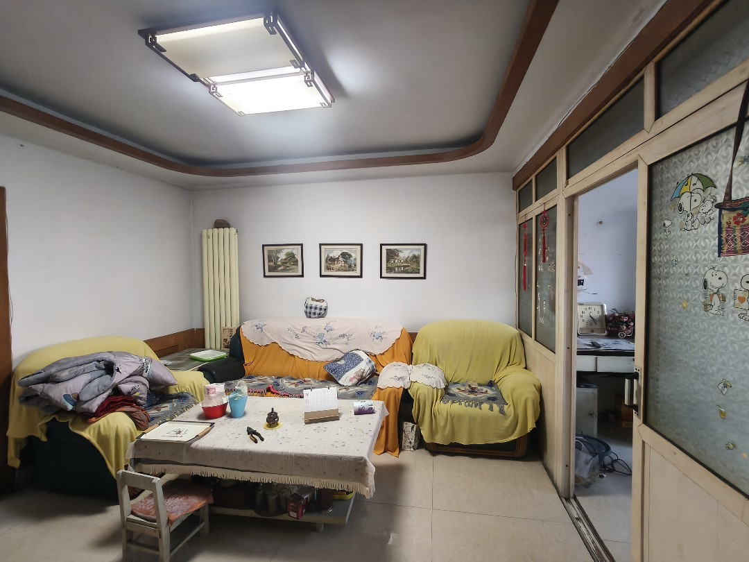 看房打第一个电话181开头，谈价打第二电话155开头的电话